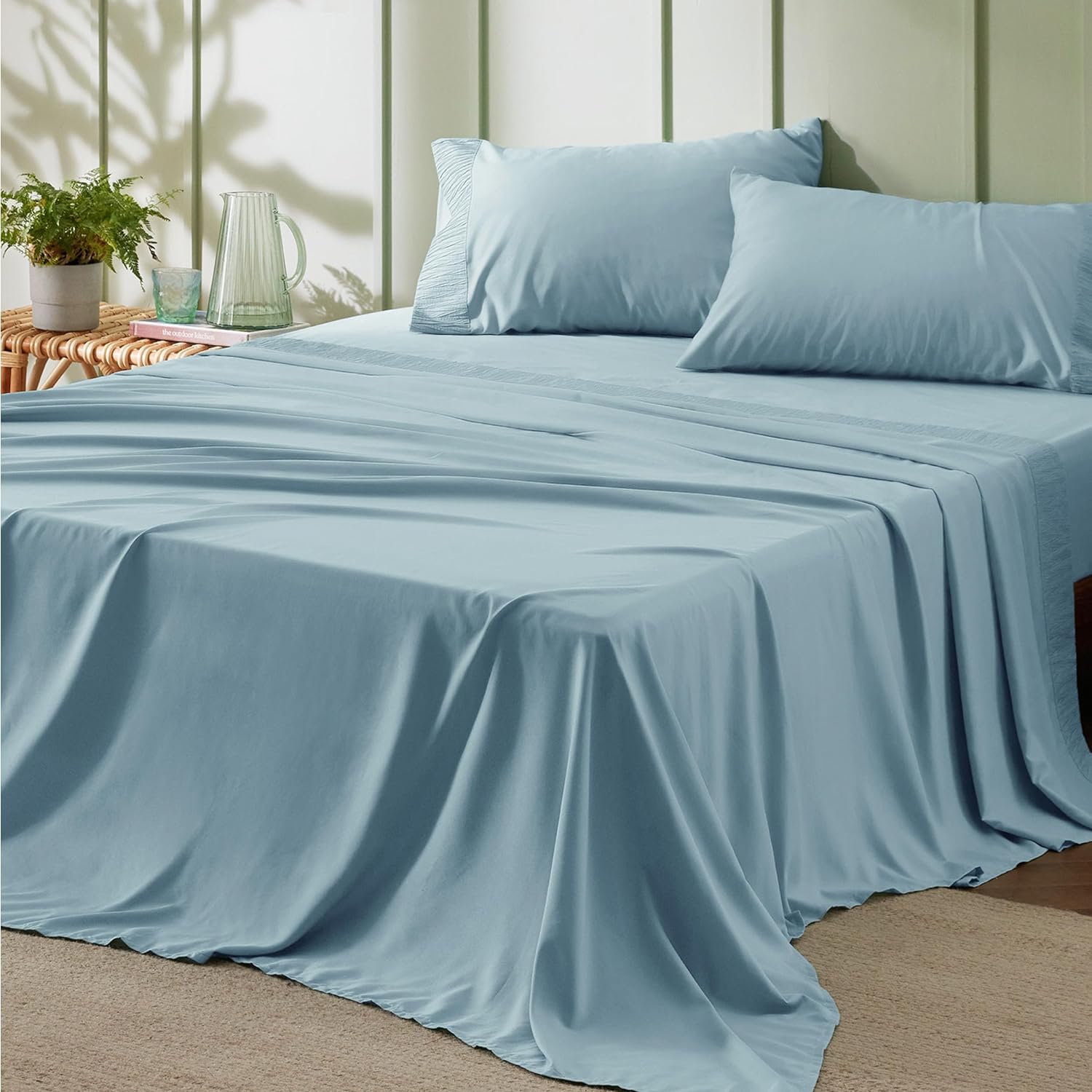 81PxqsLC6BL._AC_SL1500_.jpg Queen Sheet Set - 4 Pieces Soft Queen Size Sheets - Breathable & Cooling - Hotel Luxury - Easy Care Polyester Microfiber Bedding for Women, Men, Sky Blue - Image 1